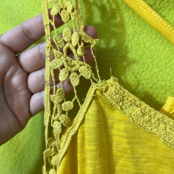 Bongo Yellow Flowy Tank Top Crochet Lace Cross Back XL Strappy - Picture 5 of 6